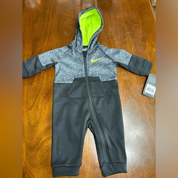 Nike 6 month one piece Therma outfit with dri fit. Black and neon green - Picture 1 of 3